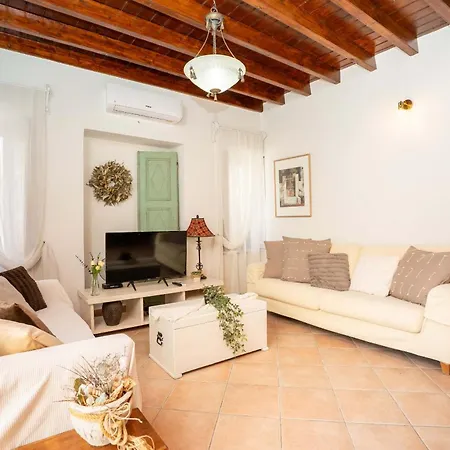 Ouranias House *