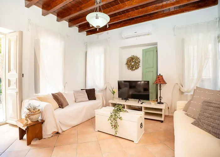 펜션 Ouranias House